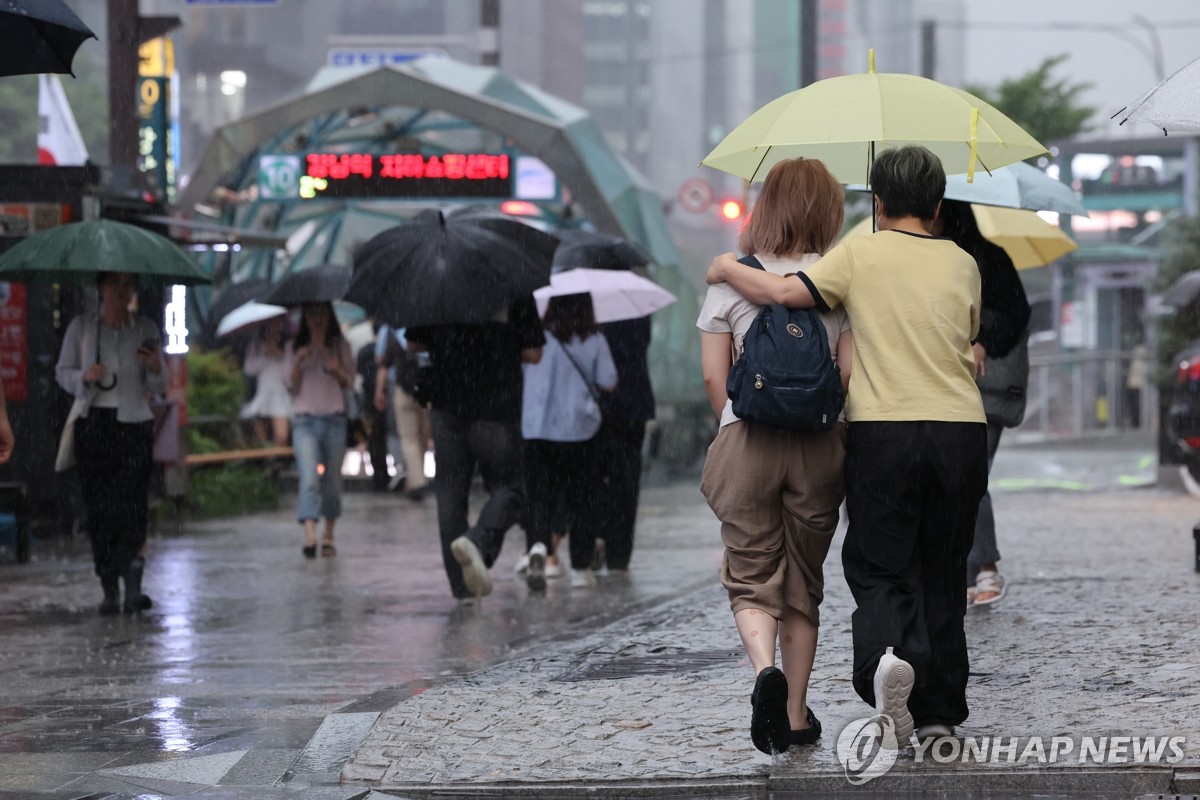충북 흐리고 비…예상 강수량 50∼150㎜