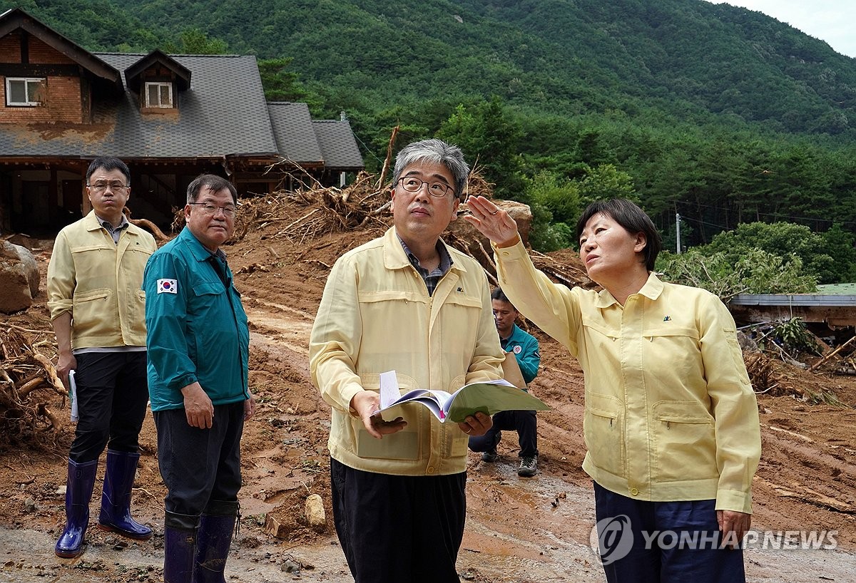 송미령 장관, 이틀째 호우 피해 현장 찾아 