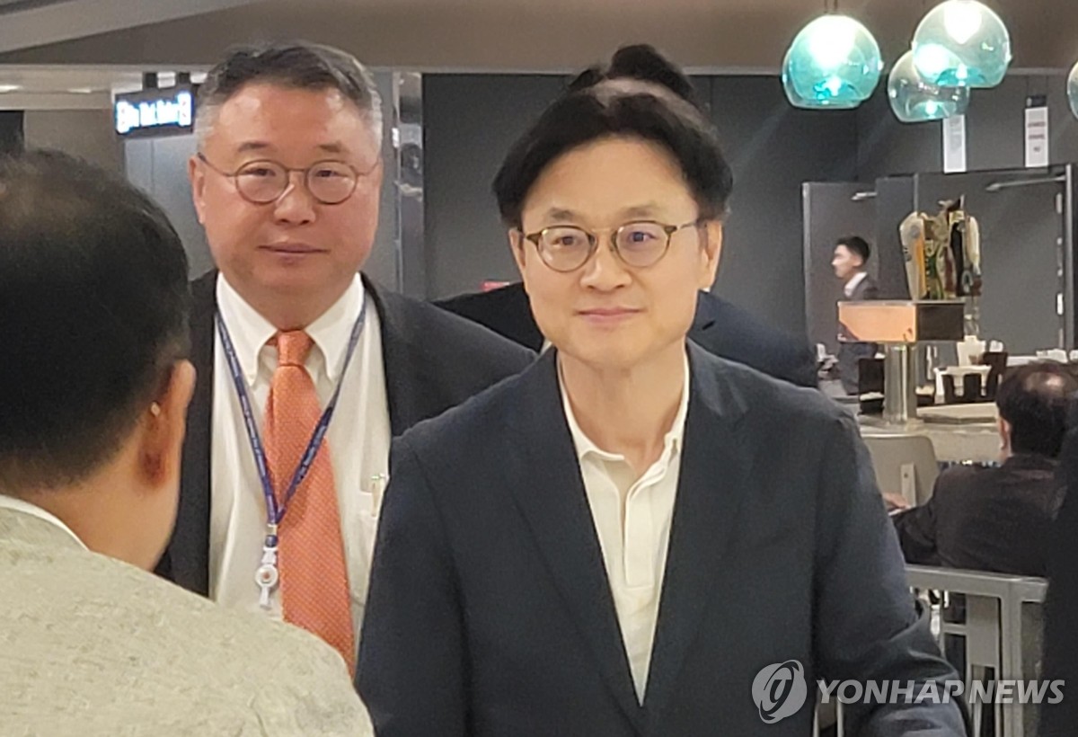 산업장관, 美상무장관과 80분 무역협상…美고위급과 연쇄회담