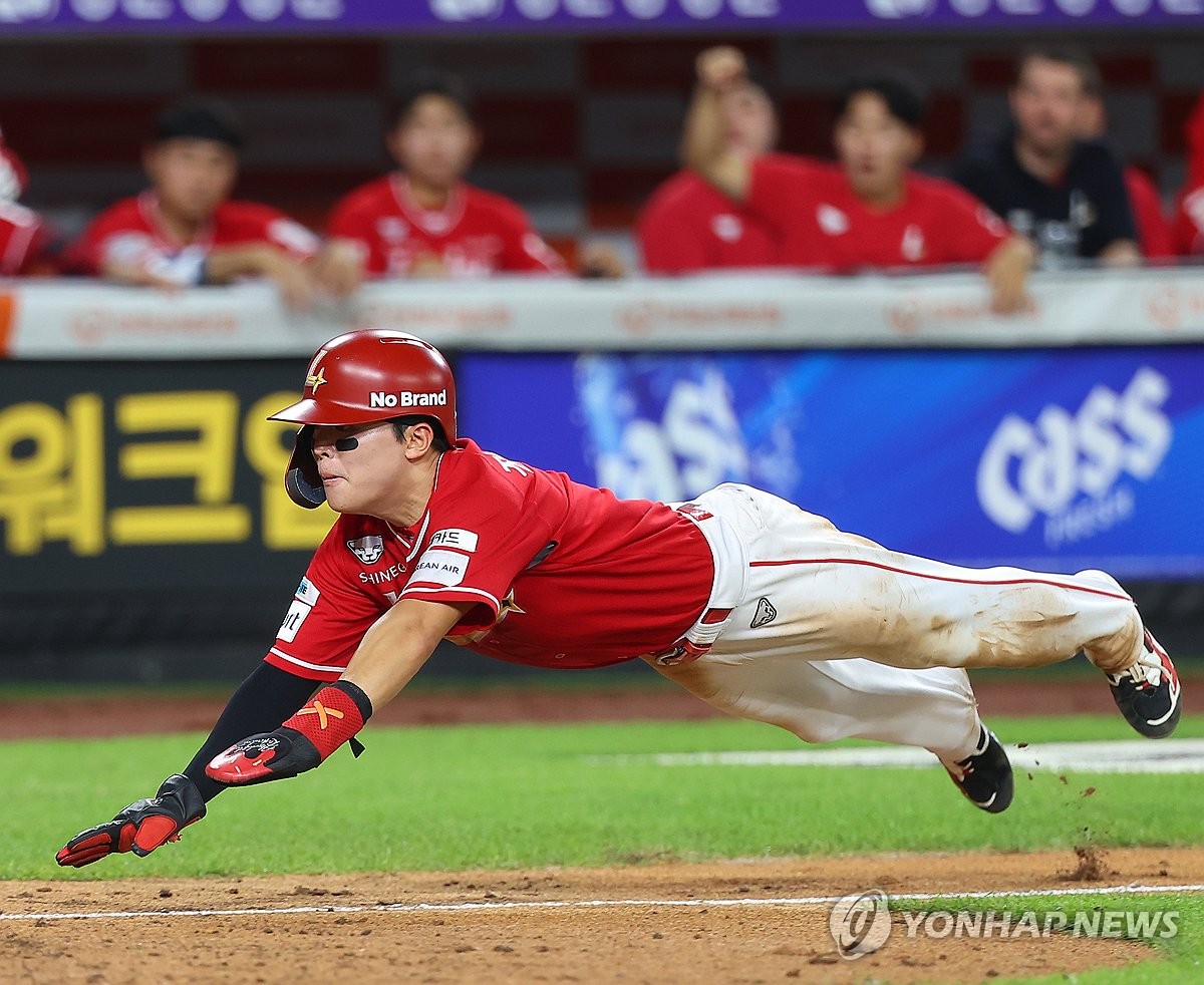 프로야구 SSG, 준PO 2차전에 김성욱·정준재 선발 기용