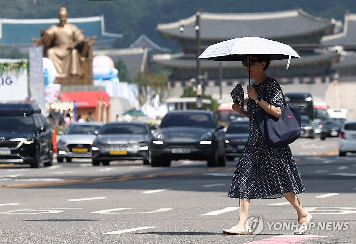 [내일날씨] 찜통더위 속 중부 구름…서울 낮 최고 31도