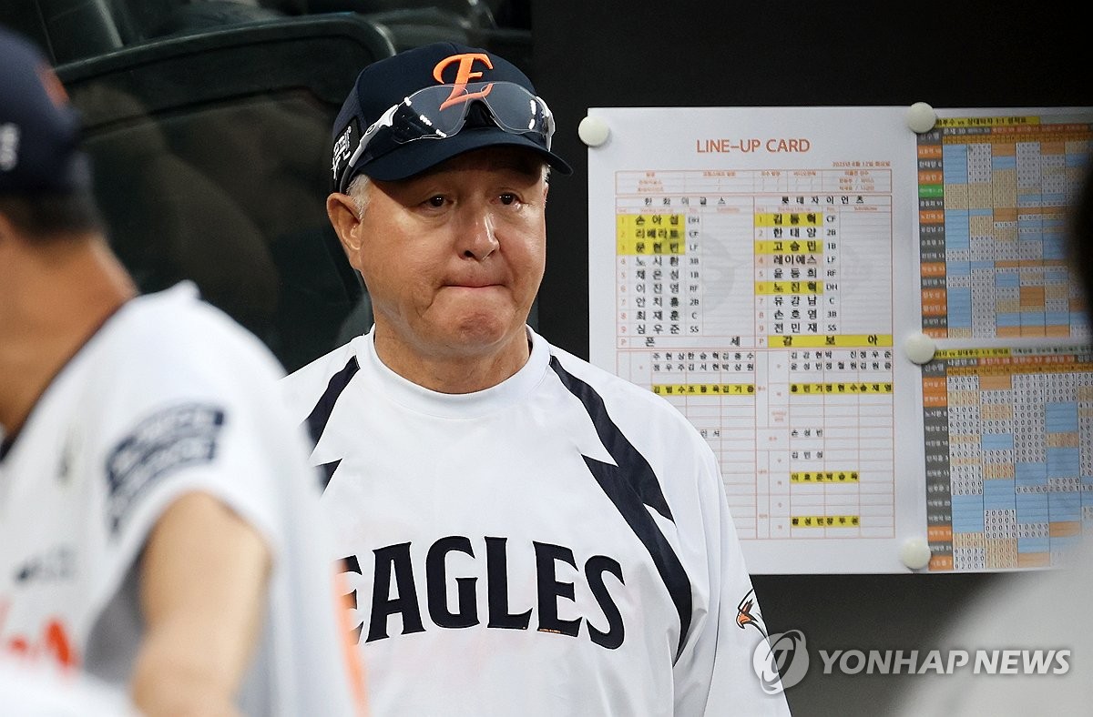 1천894경기의 집념…김경문 한화 감독, 역대 3번째 1천승 고지