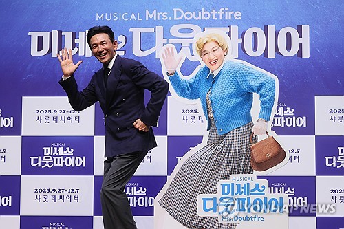 ファン・ジョンミンが１０年ぶりミュージカル出演
