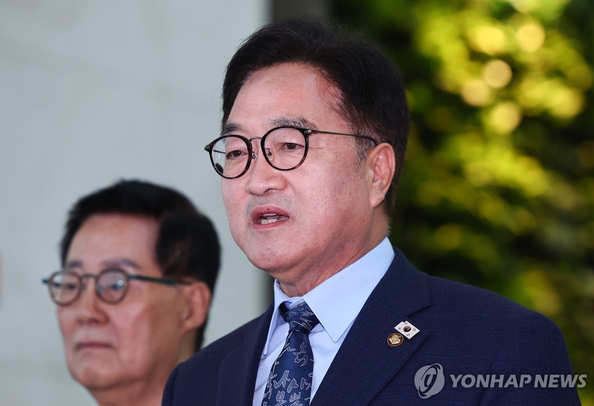 입장 밝히는 우원식 국회의장