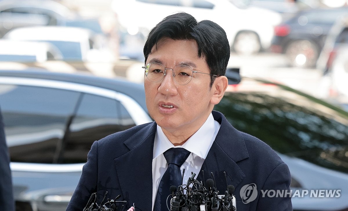 경찰, '1천900억 부당이득 혐의' 방시혁 7일 만에 재소환(종합)