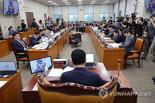 '검찰청 폐지' 담은 정부조직법 개정안 행안위 소위 與주도 통과