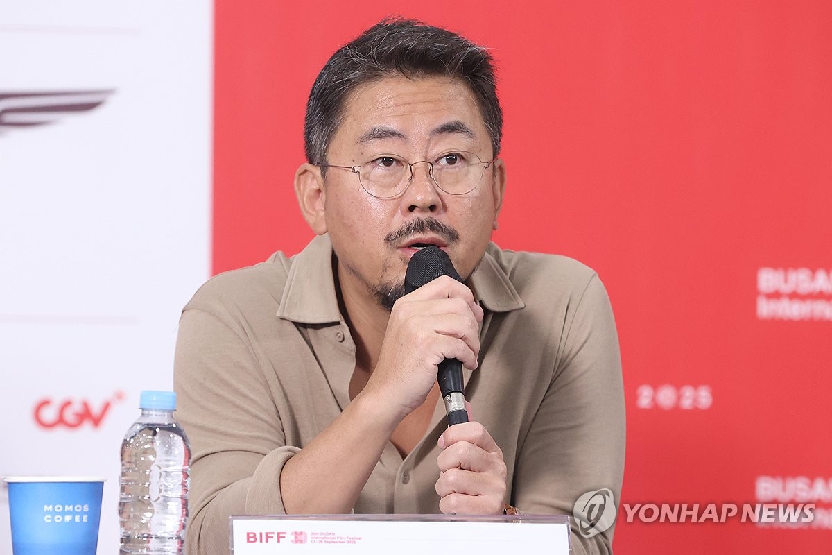 인사말하는 나홍진 심사위원장