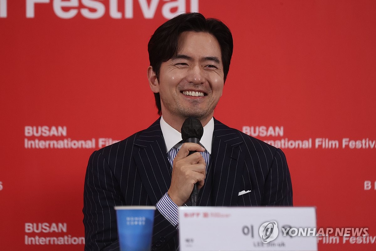 이진욱 과거 연애 떠올리며 연기…옛 생각에 집중 어려울 영화