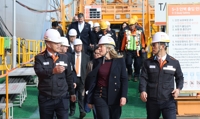 Canadian minister visits Hanwha Ocean