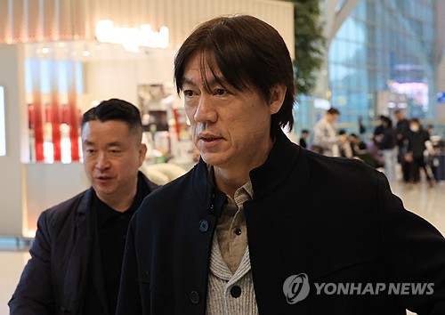 サッカー韓国代表監督　Ｗ杯の抽選会へ