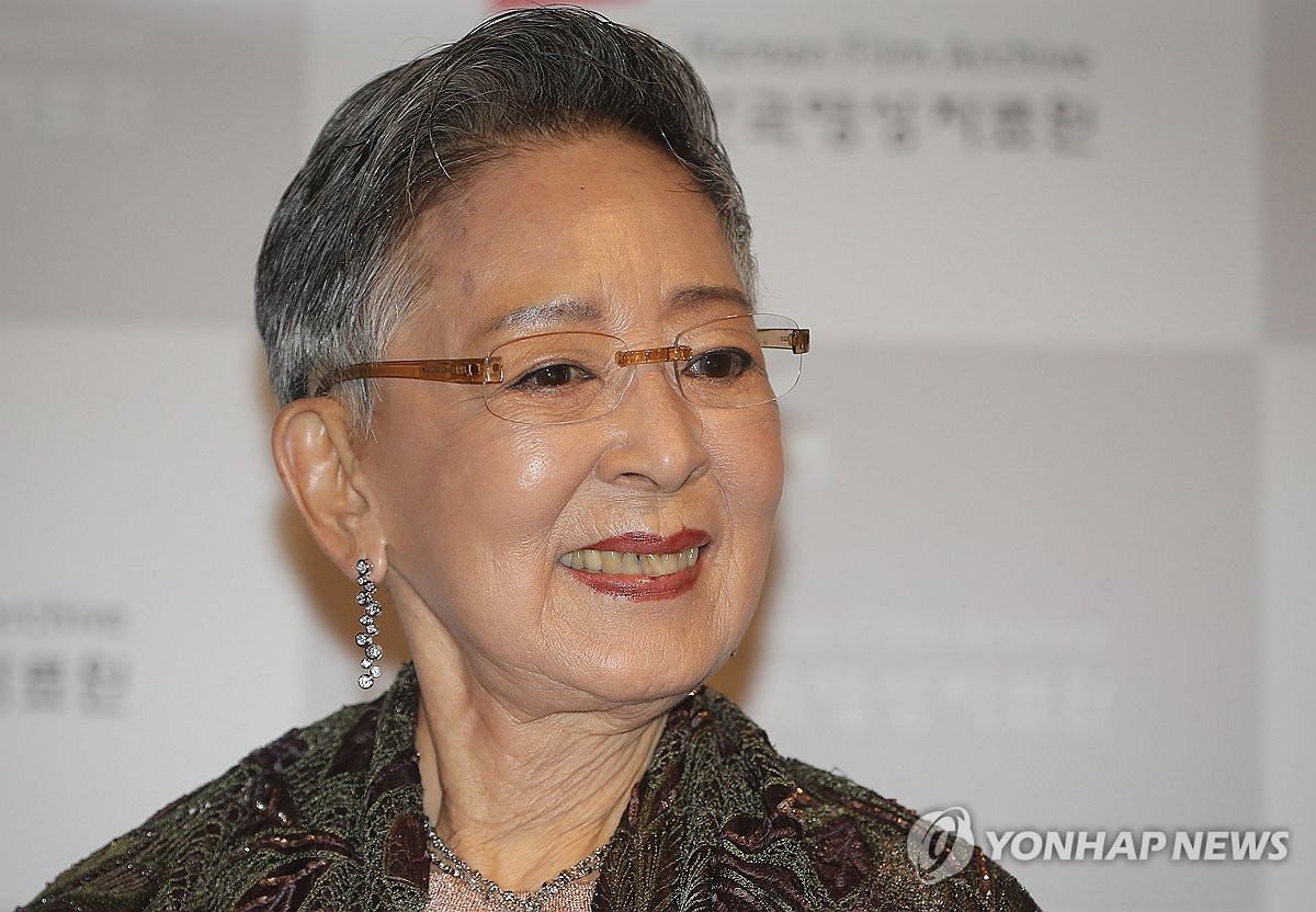 "100년에 한 번 나올 배우"·"영화계 여걸"…故김지미 추모 물결