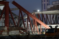 광주대표도서관 공사장 붕괴 사고 밤샘 수색…추가 붕괴 우려