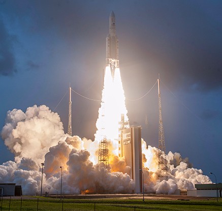 독자기술 개발 첫 정지궤도위성 ′천리안 2A호′ 발사 성공