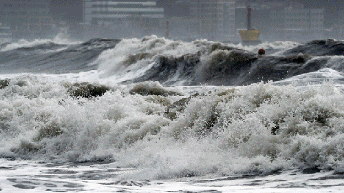 태풍 ′다나스′ 남해상에서 소멸…"폭우·강풍 계속 대비해야"